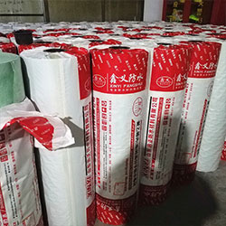 公司擁有多條全自動(dòng)改性瀝青防水卷材